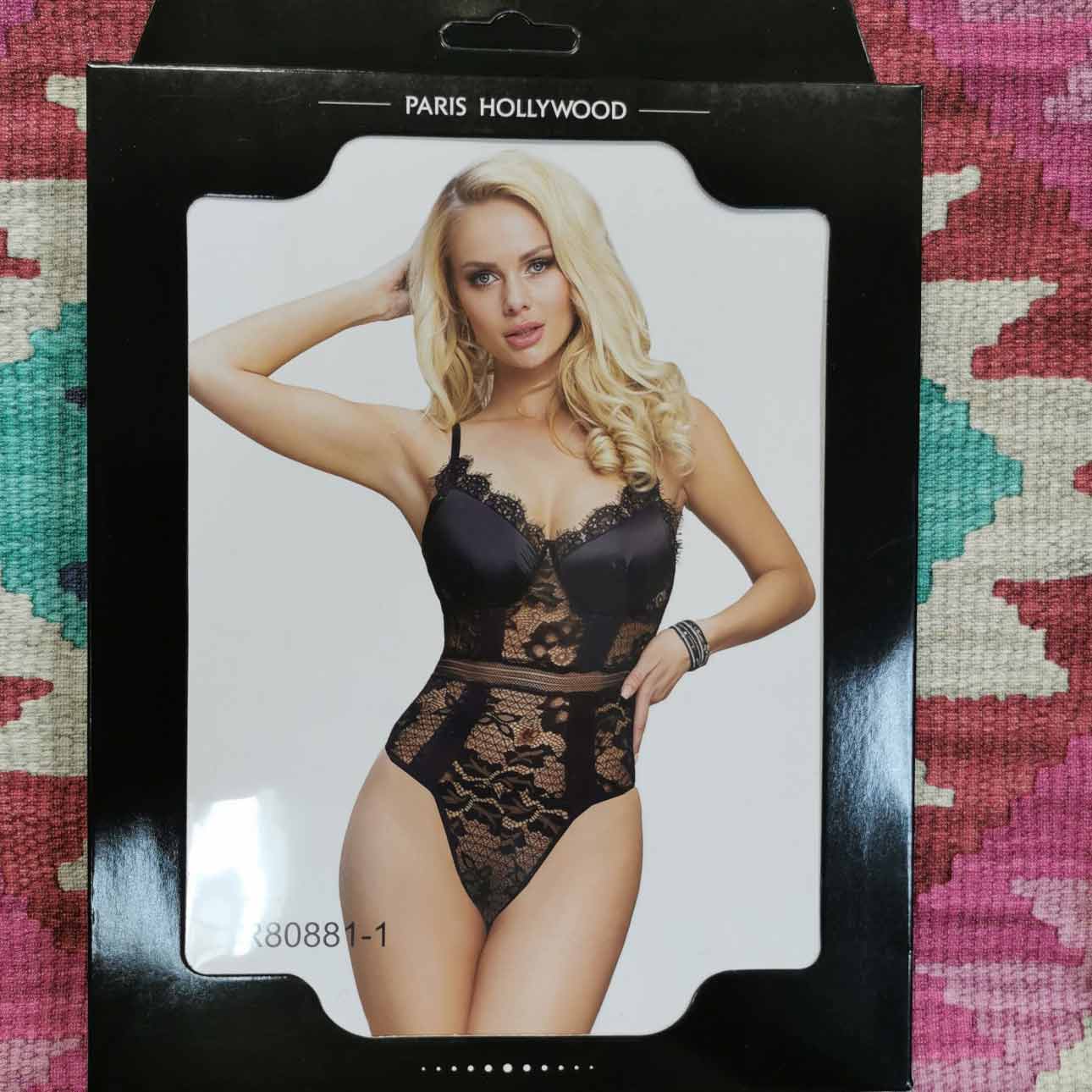 paris-hollywood-body-sexy-noir